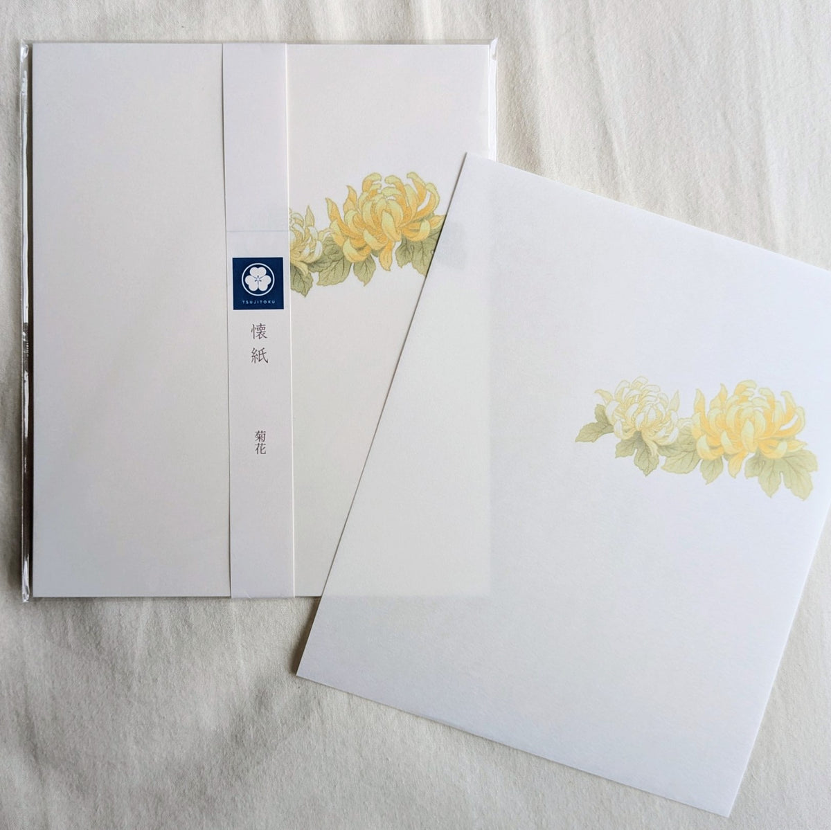 Tsujitoku / Japanese Kaishi Paper -Chrysanthemums